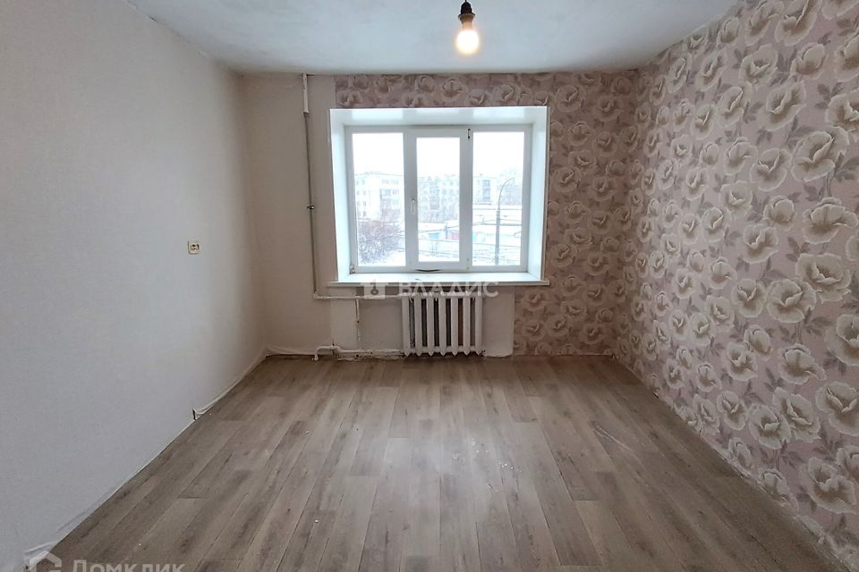 Продаётся 2 комнаты в 8-комн. квартире, 12.5 м²