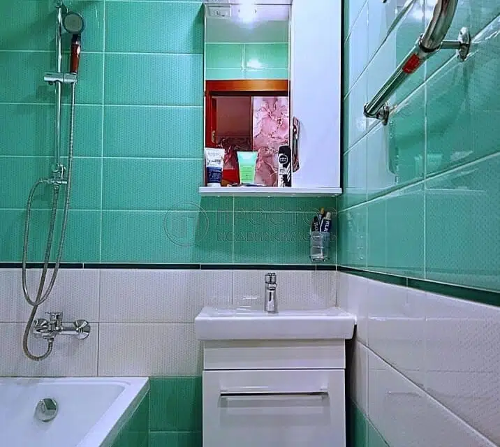 Продаётся 4-комнатная квартира, 63.2 м²