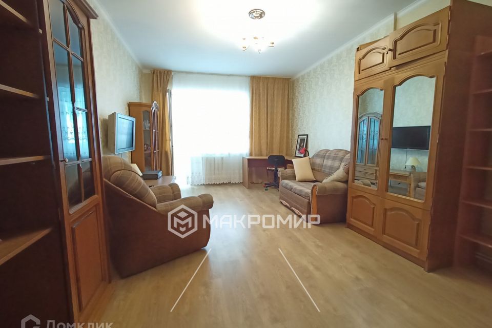 Продаётся 1-комнатная квартира, 63 м²