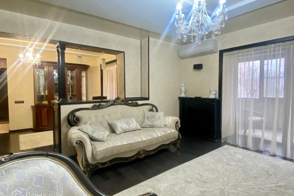 Продаётся 4-комнатная квартира, 130.2 м²