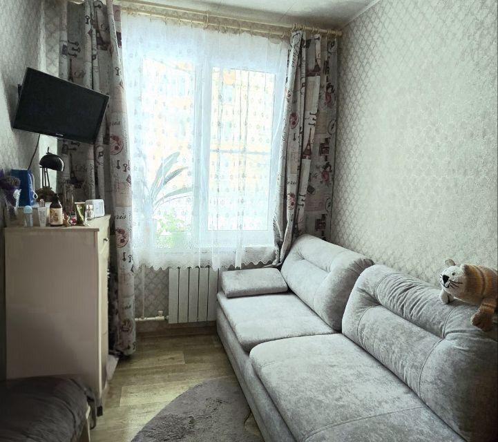 Продаётся 4-комнатная квартира, 49.1 м²