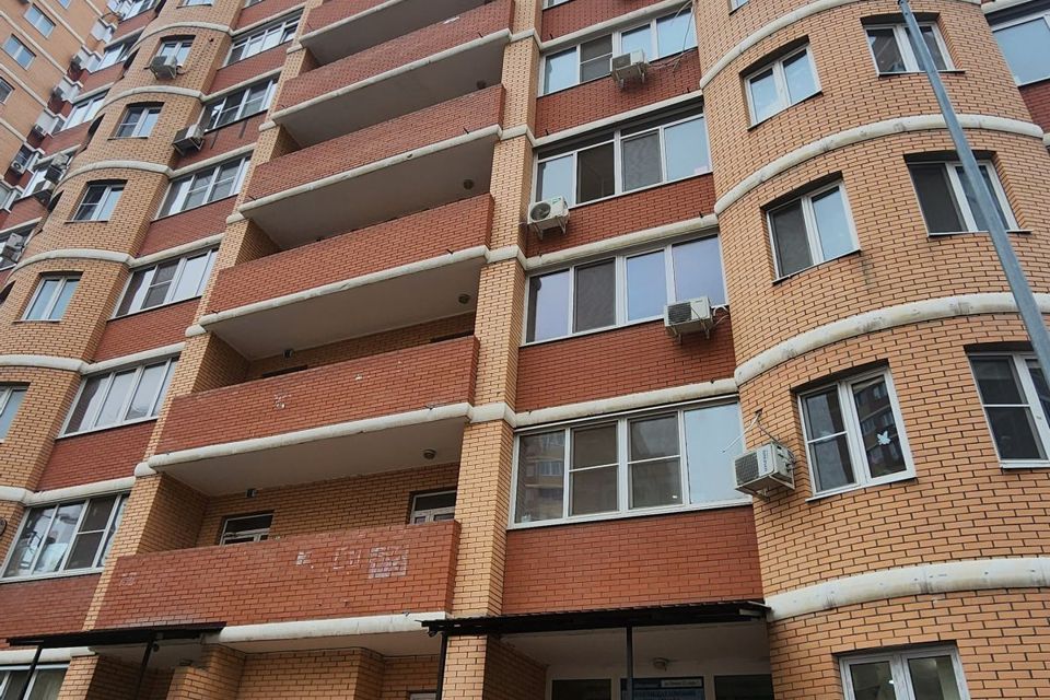 Продаётся 1-комнатная квартира, 42.7 м²