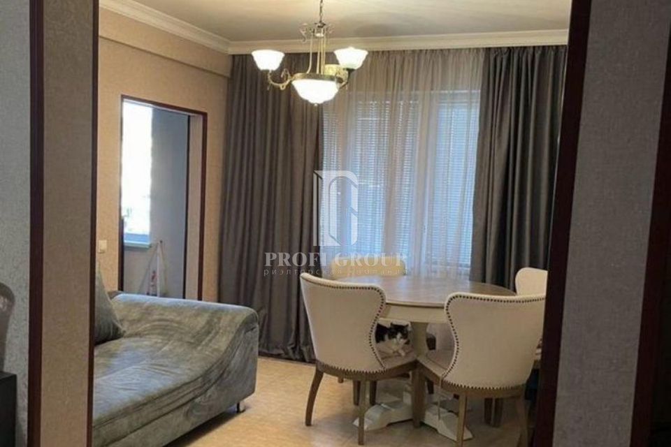 Продаётся 4-комнатная квартира, 90 м²