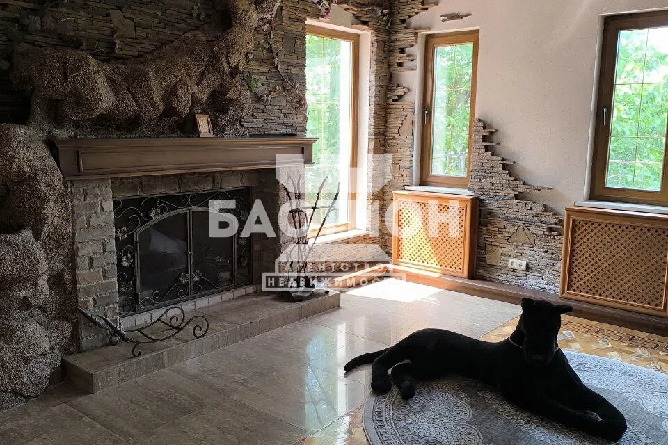 Продаётся 3-этажный дом, 260 м²