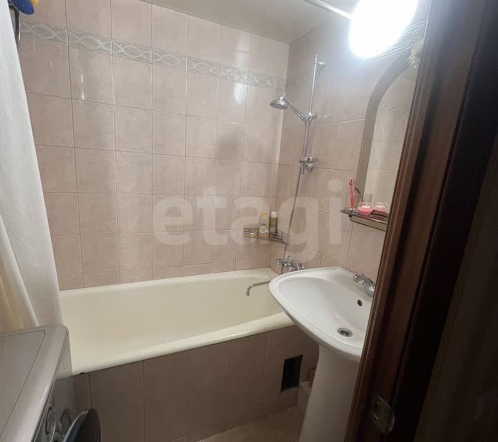 Продаётся 3-комнатная квартира, 62.4 м²