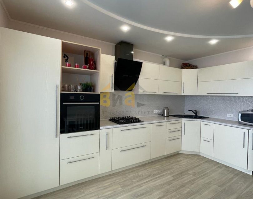 Сдаётся 3-комнатная квартира, 124 м²