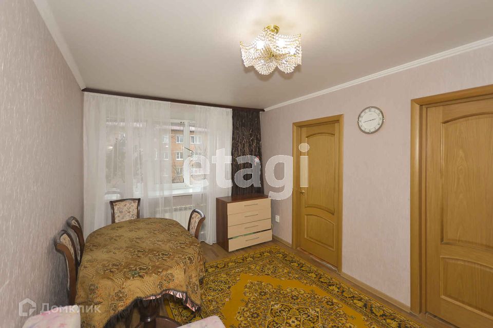 Продаётся 4-комнатная квартира, 60.9 м²