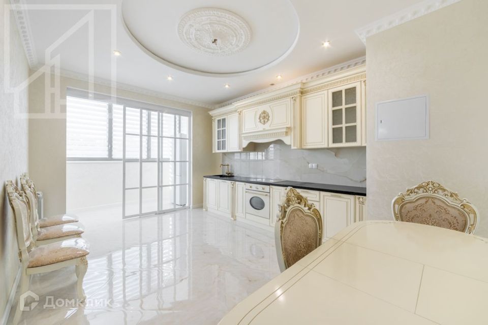 Сдаётся 3-комнатная квартира, 126 м²