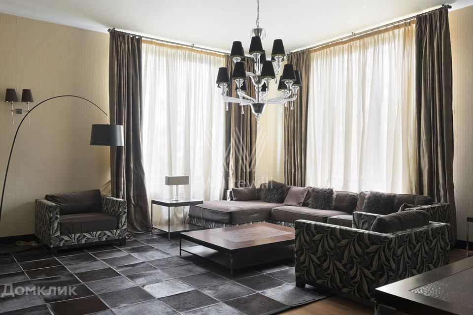 Сдаётся 6-комнатная квартира, 380 м²