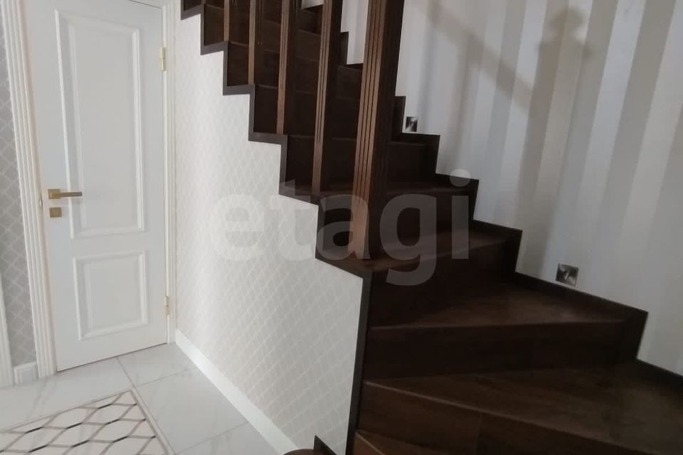Продаётся 3-комнатная квартира, 98 м²
