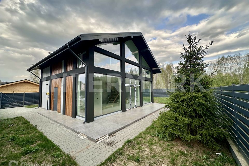 Продаётся 2-этажный дом, 205 м²
