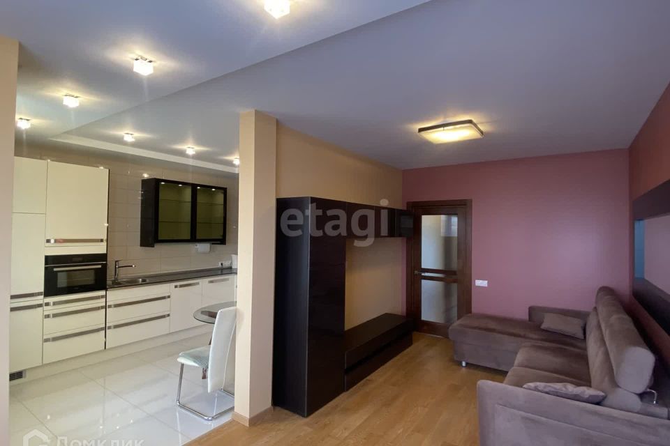 Продаётся 2-комнатная квартира, 62.7 м²