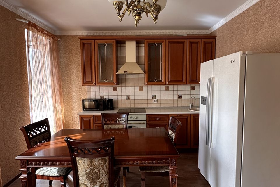 Продаётся 1-комнатная квартира, 62 м²
