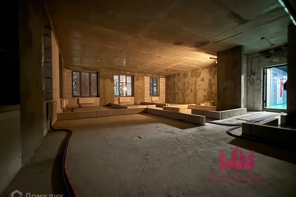 Сдаётся студия, 90 м²