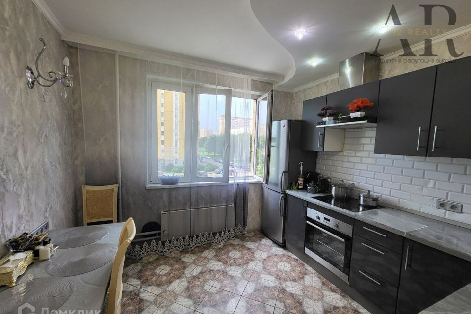 Продаётся 3-комнатная квартира, 82.7 м²