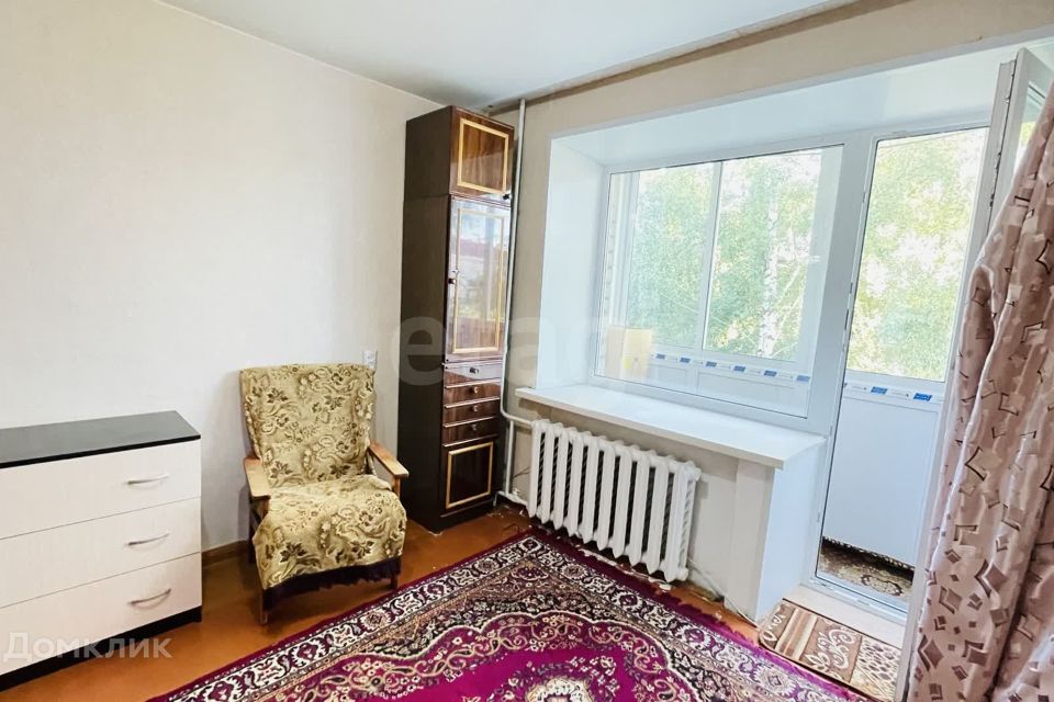 Продаётся 4-комнатная квартира, 61.5 м²