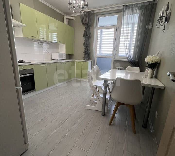 Продаётся 1-комнатная квартира, 42.8 м²