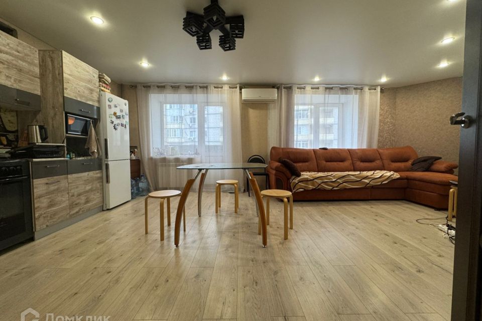Продаётся 2-комнатная квартира, 79.6 м²