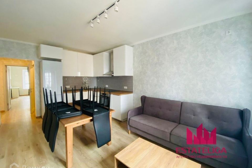 Продаётся 4-комнатная квартира, 97 м²