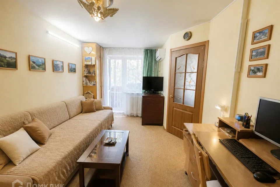 Продаётся 3-комнатная квартира, 56.4 м²