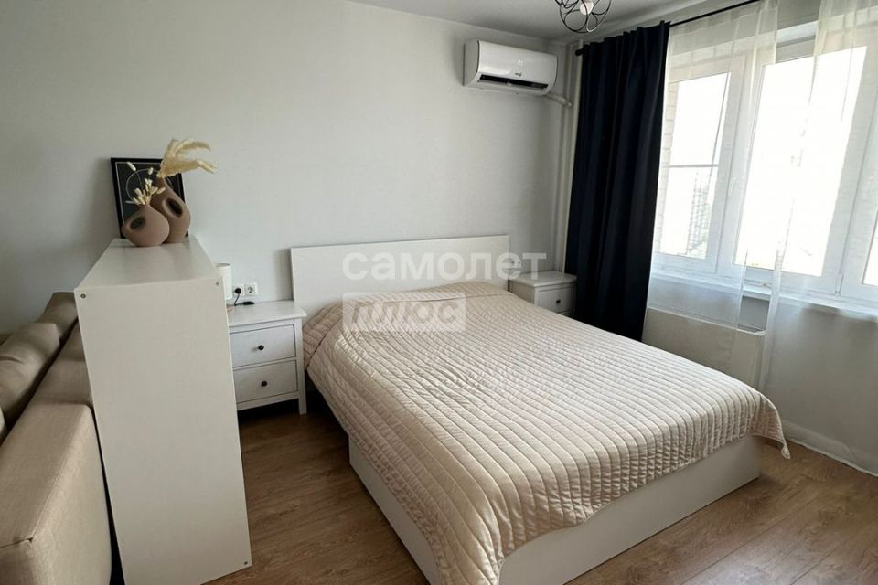 Продаётся 1-комнатная квартира, 52 м²
