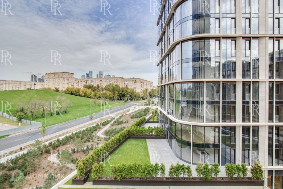 Продаётся 3-комнатная квартира, 153.1 м²