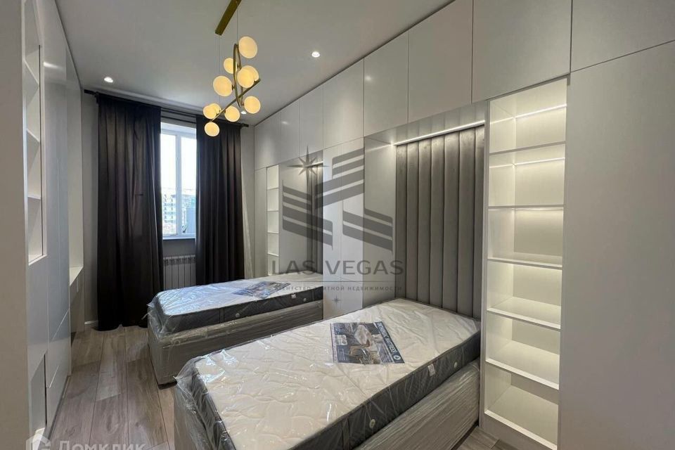 Сдаётся 3-комнатная квартира, 98 м²