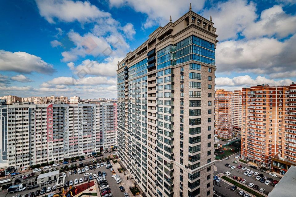 Продаётся 4-комнатная квартира, 150 м²