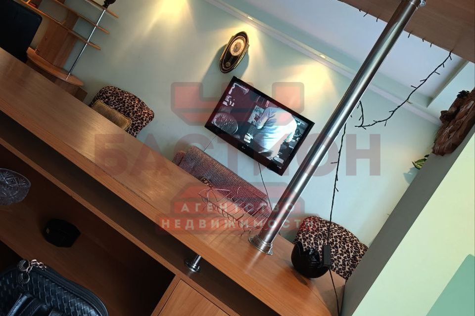 Продаётся 4-комнатная квартира, 57 м²