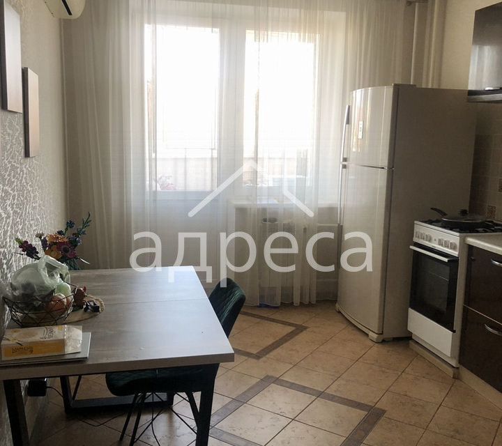 Продаётся 1-комнатная квартира, 63 м²