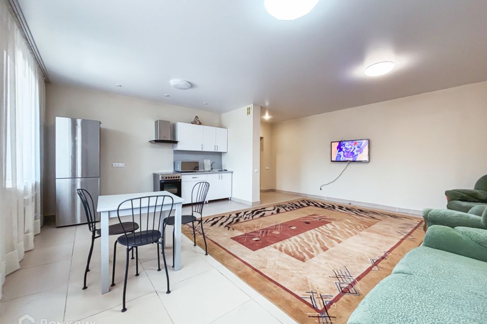 Сдаётся 3-комнатная квартира, 93.7 м²