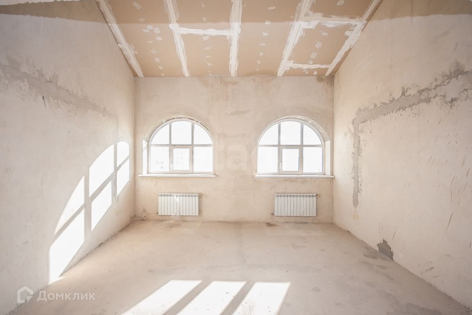 Продаётся 3-комнатная квартира, 129.5 м²