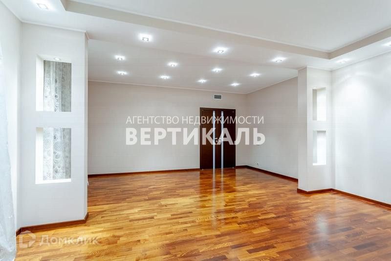 Сдаётся 4-комнатная квартира, 168 м²