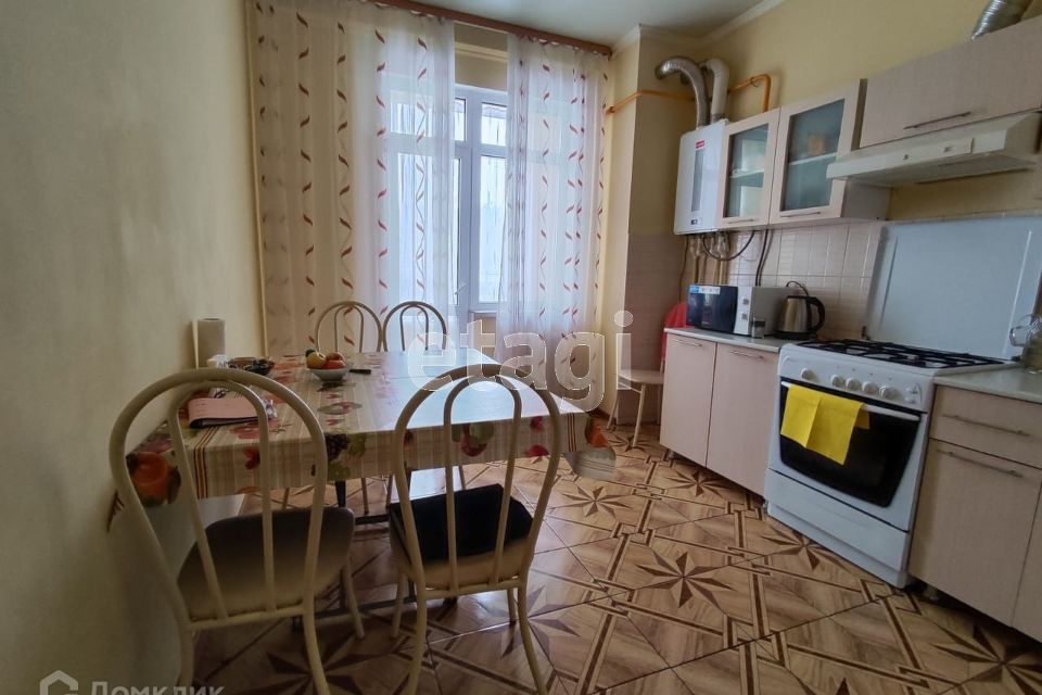 Продаётся 2-комнатная квартира, 61.9 м²