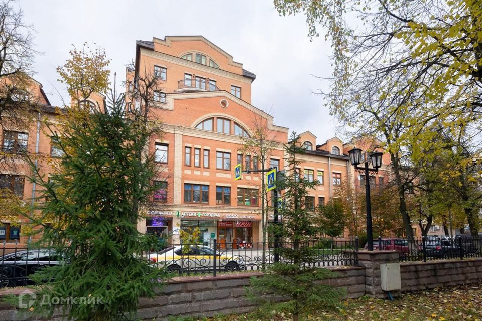 Продаётся 4-комнатная квартира, 150 м²