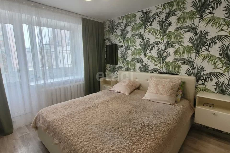 Продаётся 4-комнатная квартира, 60.9 м²
