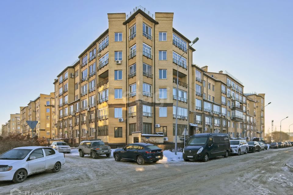 Продаётся 3-комнатная квартира, 130 м²