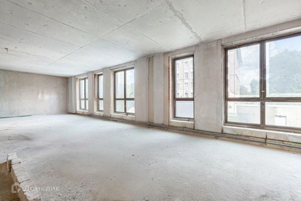 Продаётся 5-комнатная квартира, 250 м²
