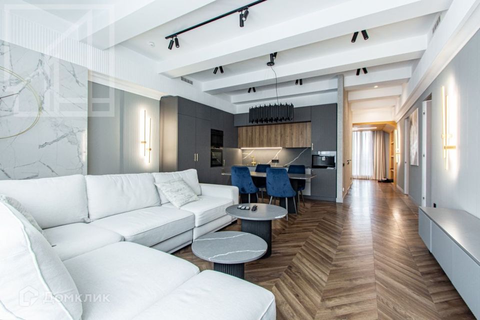 Сдаётся 4-комнатная квартира, 146 м²