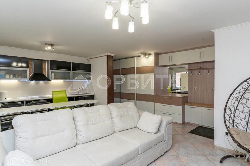 Продаётся 2-комнатная квартира, 68.2 м²