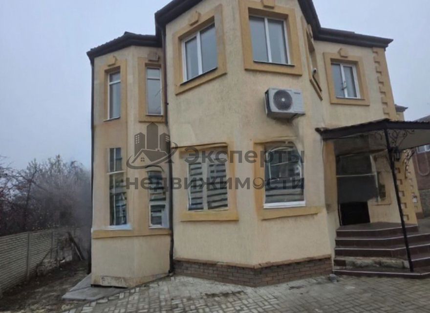 Продаётся 2-этажный дом, 240 м²