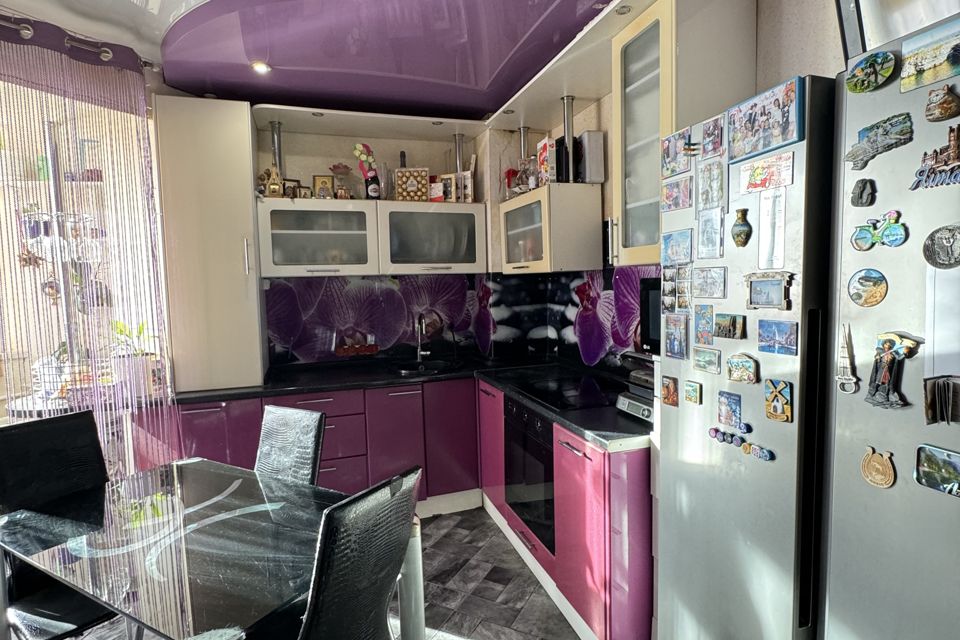 Продаётся 1-комнатная квартира, 56 м²