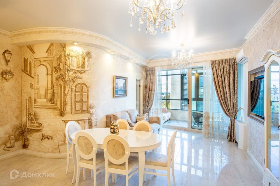 Продаётся 3-комнатная квартира, 120 м²