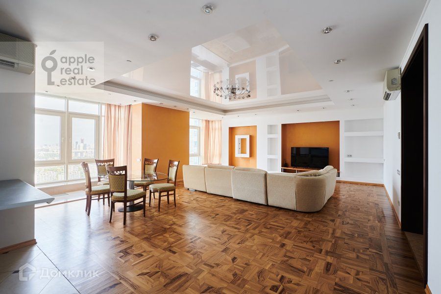 Продаётся 4-комнатная квартира, 220 м²