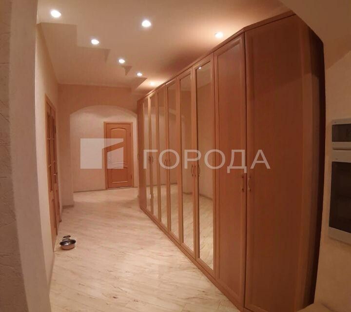 Продаётся 3-комнатная квартира, 110 м²