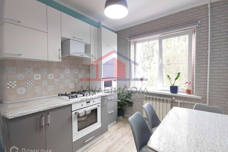 Продаётся 4-комнатная квартира, 74.8 м²