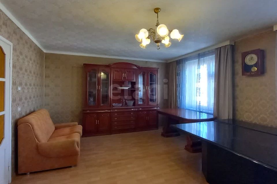 Продаётся 4-комнатная квартира, 106.4 м²
