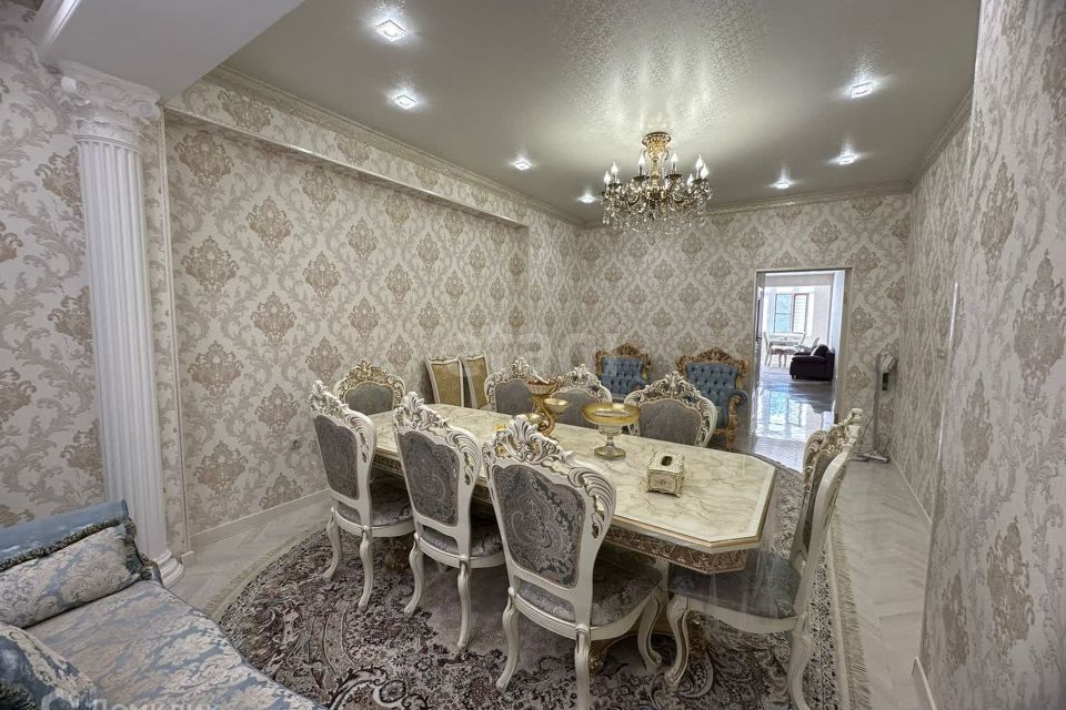 Продаётся 4-комнатная квартира, 150 м²