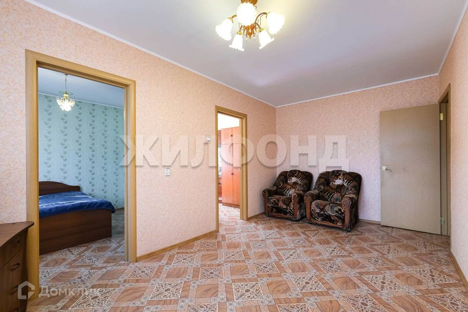 Продаётся 4-комнатная квартира, 60.8 м²