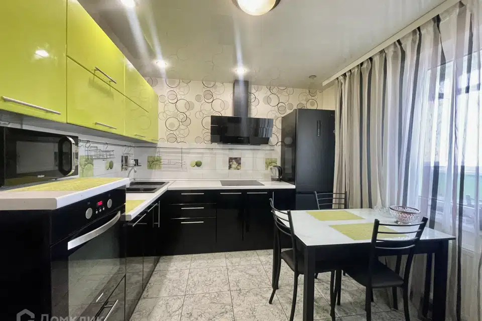 Продаётся 1-комнатная квартира, 41.7 м²